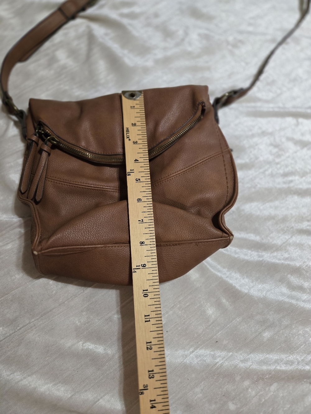 Everyday Faux Leather Crossbody Bag in Brown EUC - Picture 5 of 7